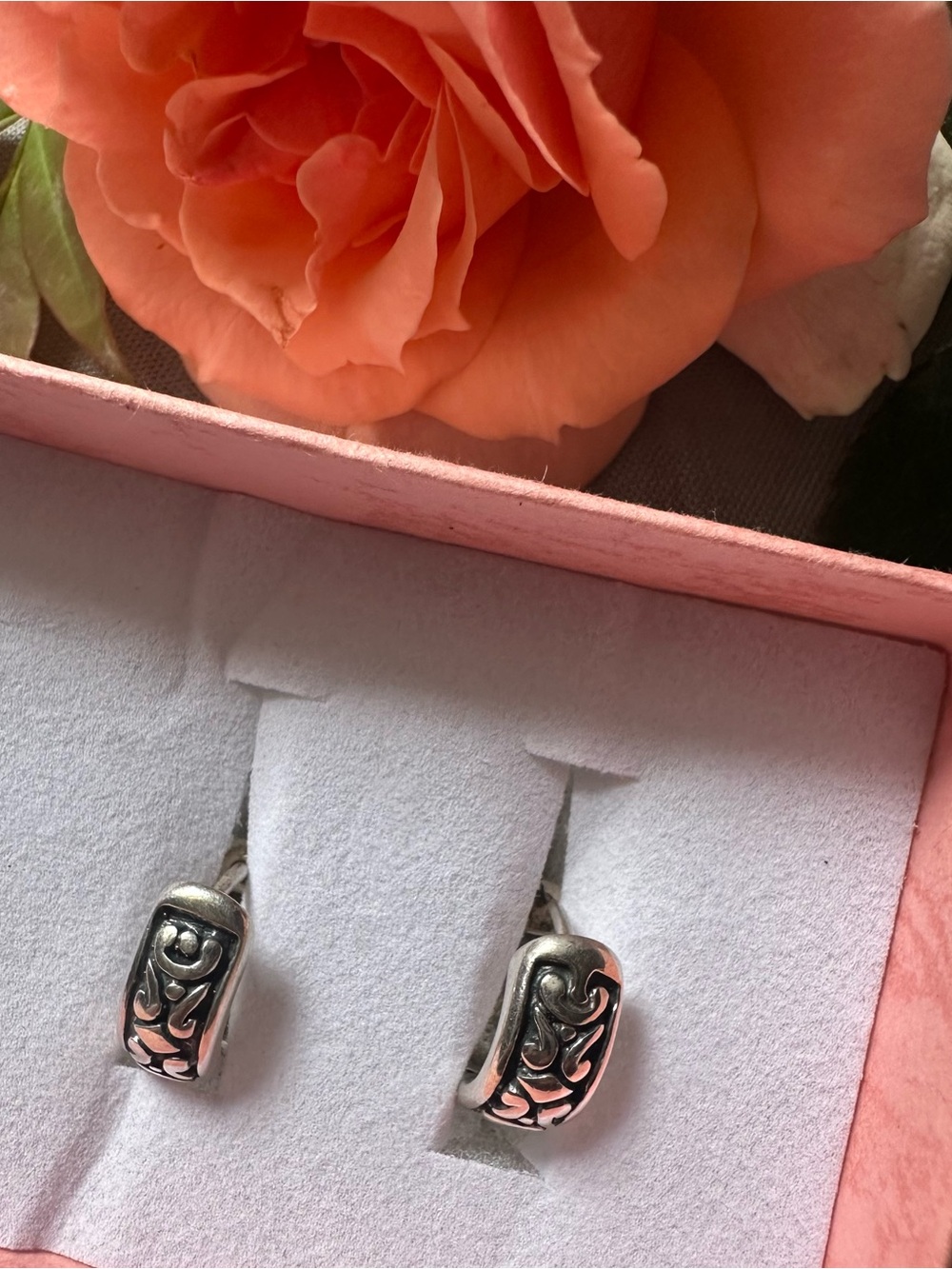Silpada  sterling Silver 925 Textured Huggie Hoop Earrings